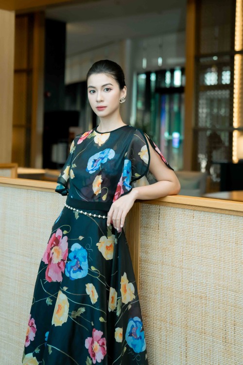 Sixdo Black Floral Print Organza Flared Dress